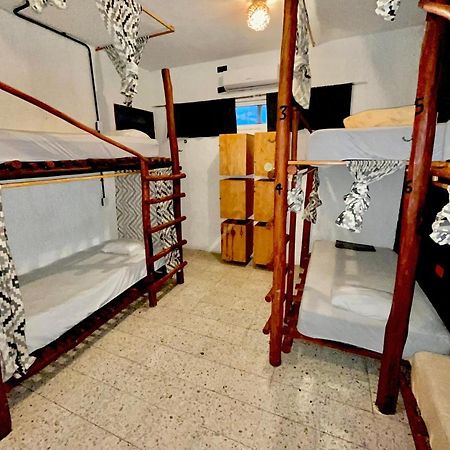 Straw Hat Hostel & Rooftop Bar Тулум Экстерьер фото